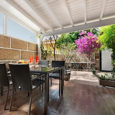 Casa Sarita ארונה